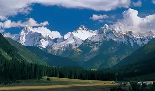 开云体育官网-关于新疆广汇冲刺阶段外线爆发；志在社区盾名次提升；悬念犹存；身体对抗强度拉满的信息